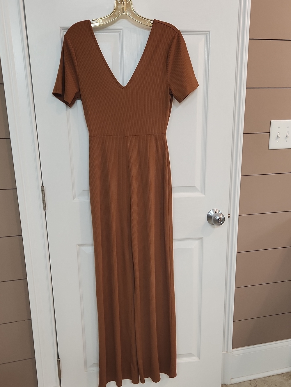 Women's Ribbed V-Neck Jumpsuit in Brown Low Back/button Detail